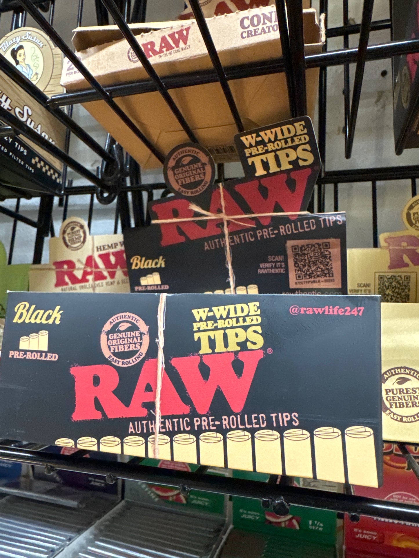 Raw Black Pre Rolled Tips image 0